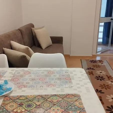 Apartament Glen's At Qerret