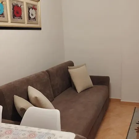 Glen's At Qerret * Golem (Tirana)