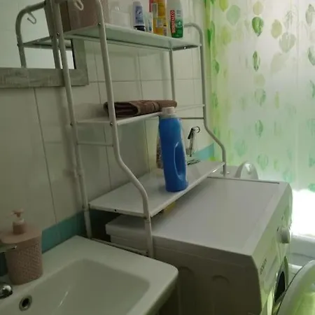 Glen's At Qerret Appartement *