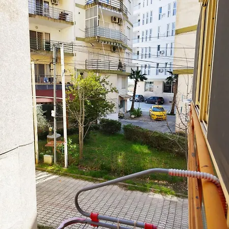 Glen's At Qerret Appartement *